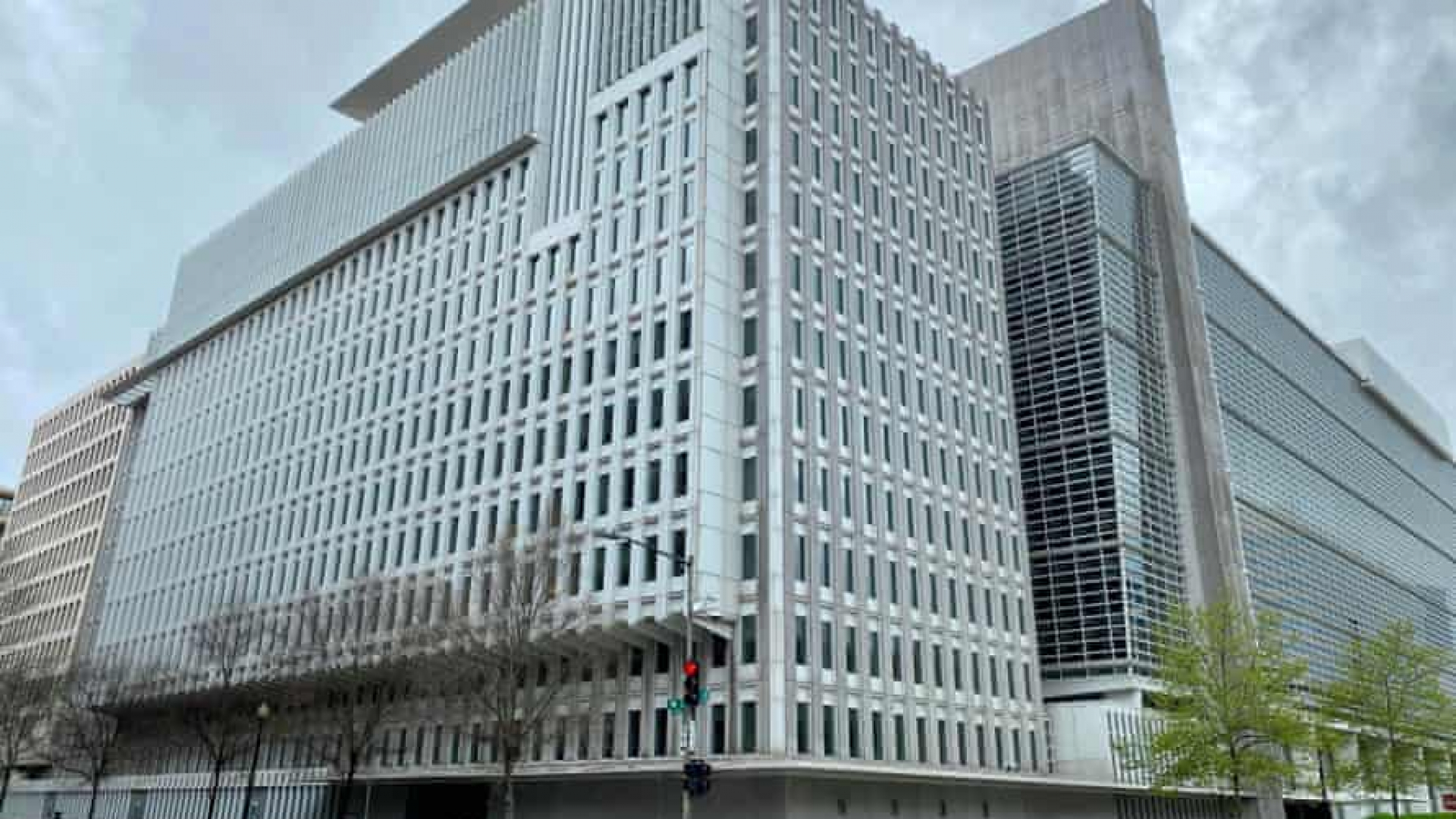 Jahon Bankida magistratura yoki PhD talabalari uchun 4 haftalik haq toʻlanadigan amaliyot dasturi - World Bank Internship Program