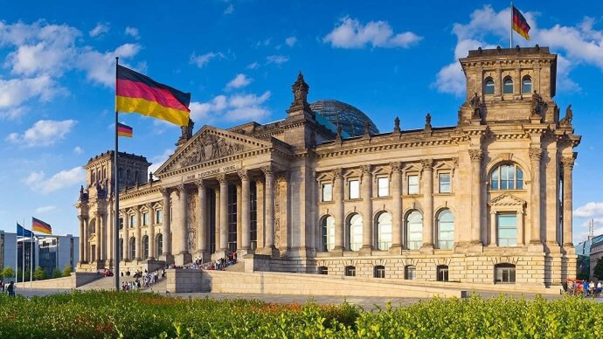 Rivojlanayotgan davlatlar fuqarolari uchun magistratura va PhD bosqichini Germaniyada to'liq moliyalashtirilgan holda o'qish imkonini beruvchi DAAD stipendiyasi 