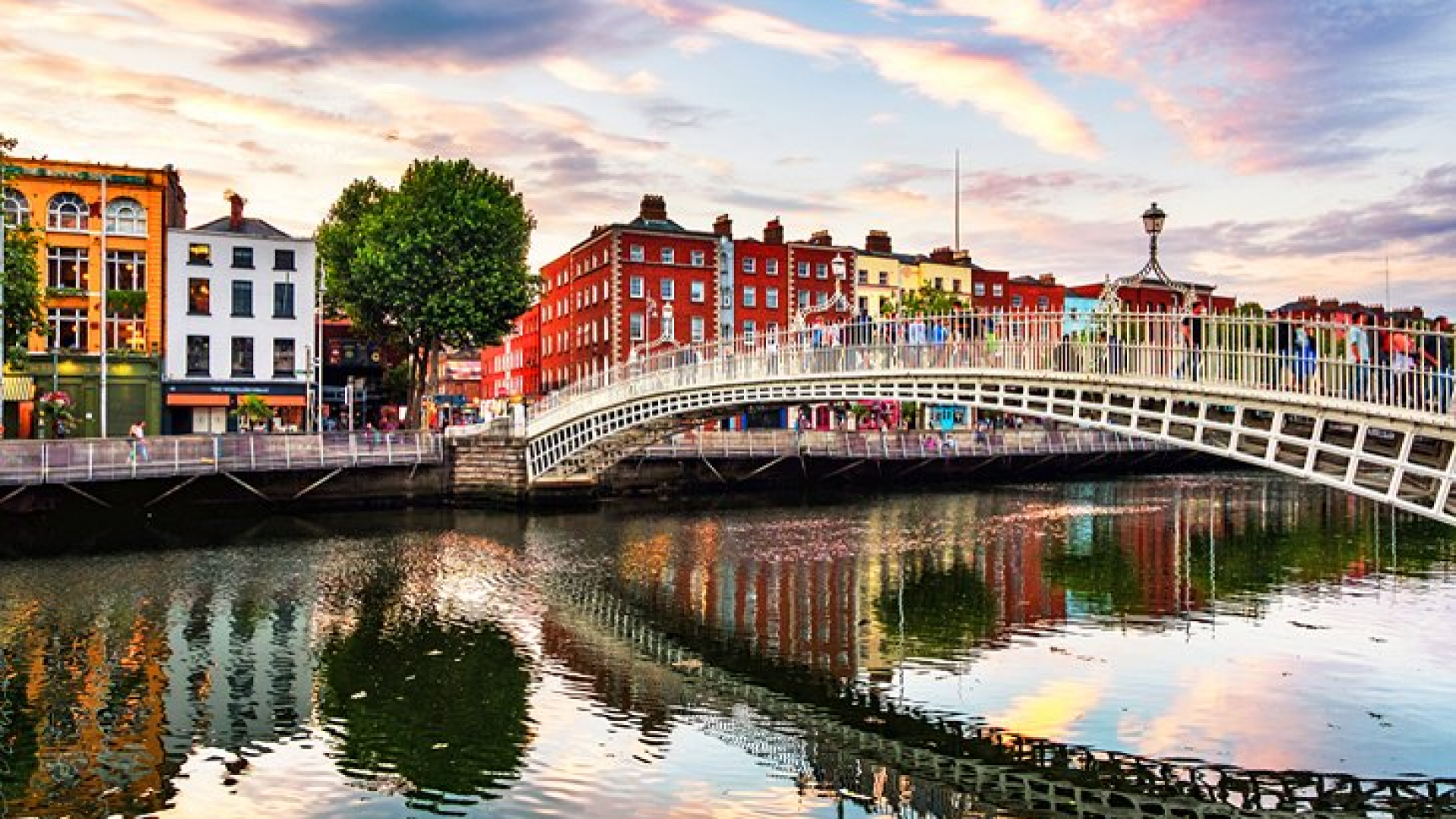 Irlandiya davlati tomonidan magistratura va doktoranturada o‘qish uchun yillik €27,500 stipendiya taqdim etuvchi Government of Ireland Scholarships dasturi
