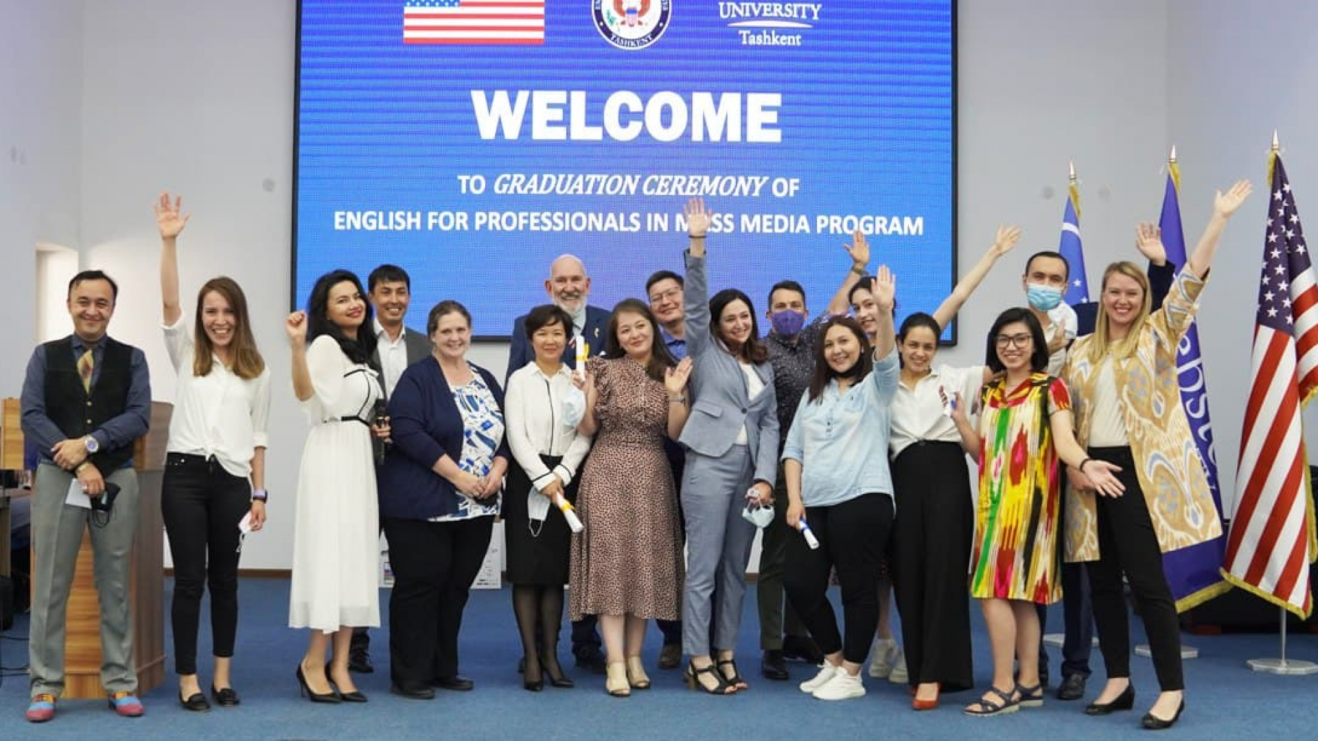 Toshkentdagi Webster universiteti tomonidan jurnalistlar, muxbirlar, bloggerlar, fotojurnalistlar, matbuot xodimlari va boshqa OAV vakillari uchun 9 oylik bepul ingliz tili kurslari