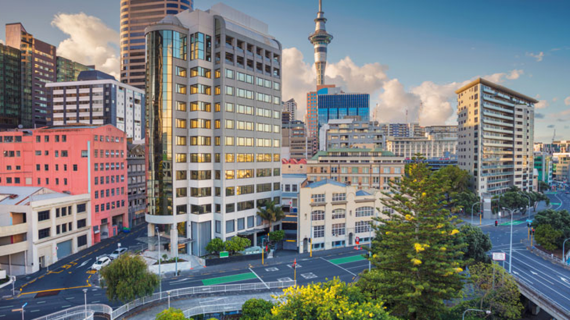 Yangi Zelandiyaning Auckland universitetida magistratura bosqichini o'qish uchun yillik $20,000 stipendiya beruvchi grant dasturi