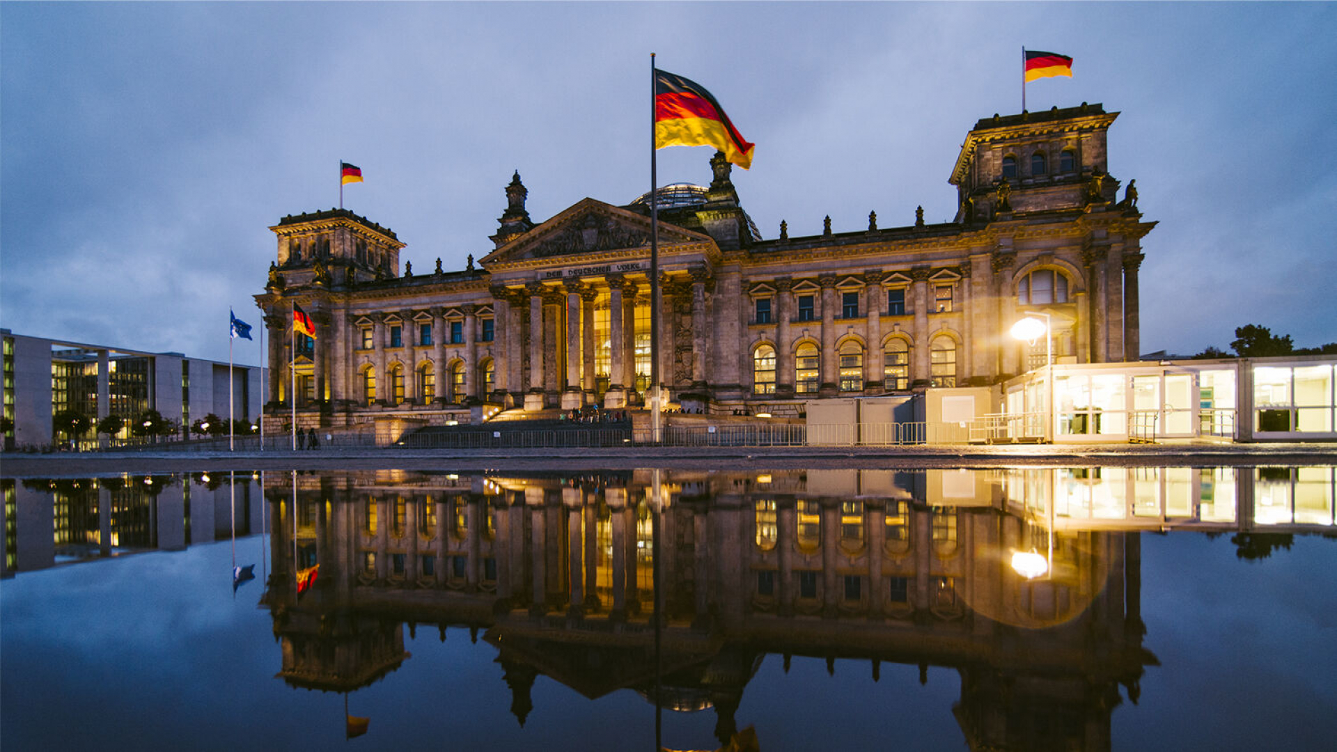 Tadqiqotchilar uchun Germaniyada 10 oylik tadqiqot o'tkazish uchun to'liq moliylashtiriluvchi Berlin deputatlar palatasi grant dasturi