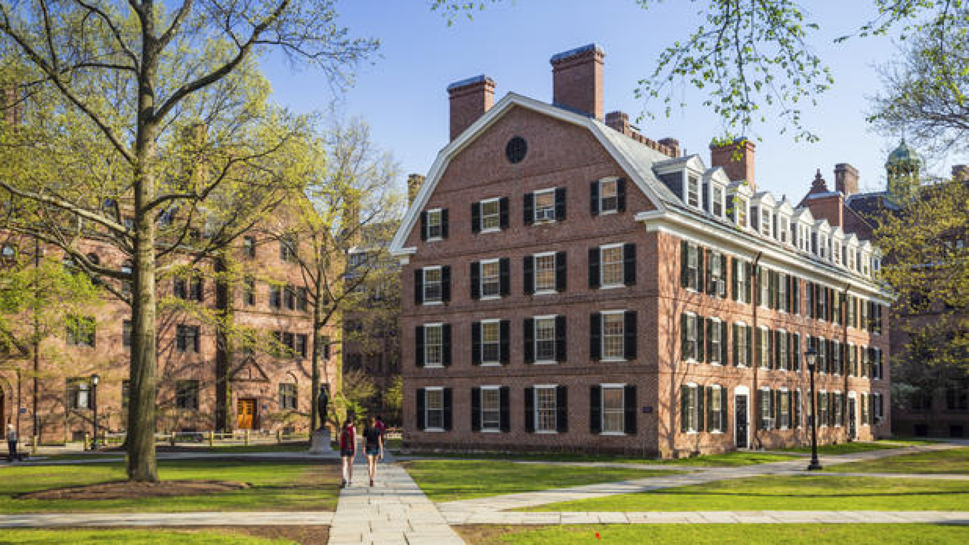 AQShning Yale universitetidan to'la moliyalashtirilgan holda amaliyot o'tash imkoniyatini taqdim etuvchi Maurice R.Greenberg World Fellows dasturi