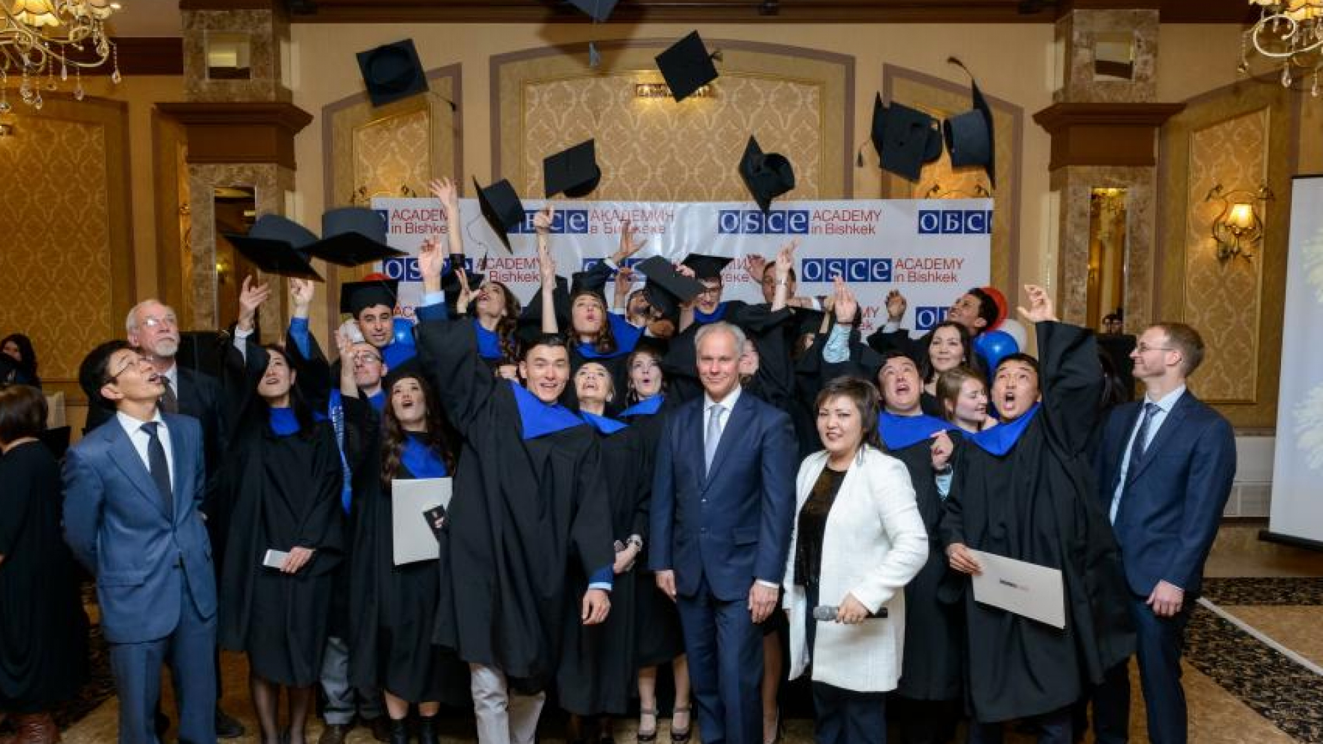 Bishkekdagi OSCE akademiyasi tomonidan Siyosat va Iqtisodiy rivojlanish yo'nalishlari bo'yicha magistratura bosqichida oʻqish uchun toʻliq moliyalashtiriladigan grant