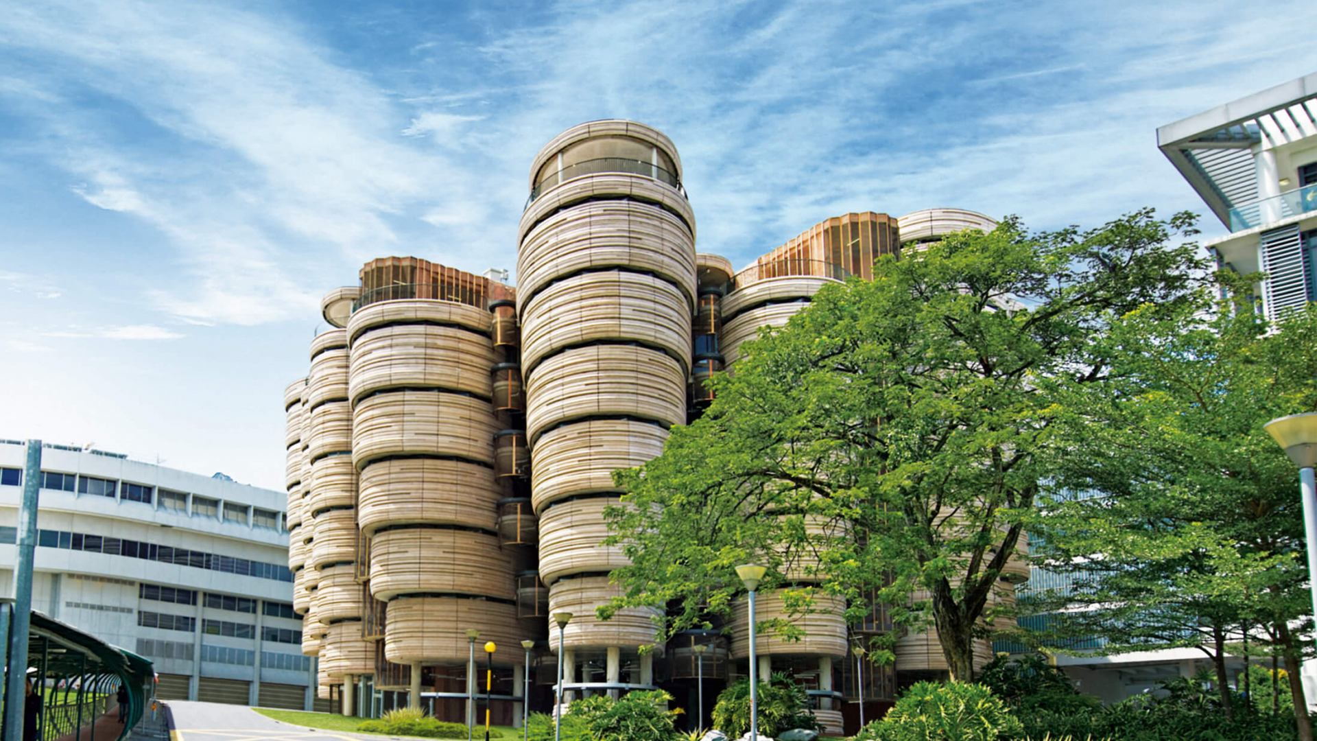 Singapurning nufuzli universitetlaridan biri Nanyang Texnologiya universitetida bakalavr bosqichini to'la moliyalashtirilgan holda o'qish imkoniyatini beruvchi Nanyang Scholarship dasturi