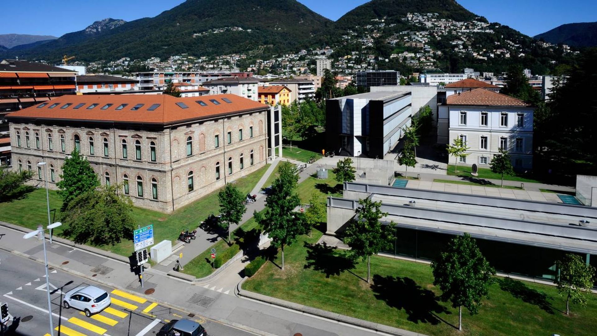 Bakalavr bosqichini toʻliq stipendiya bilan Shveysariyada oʻqish imkoniyati — Università della Svizzera italiana scholarships dasturi