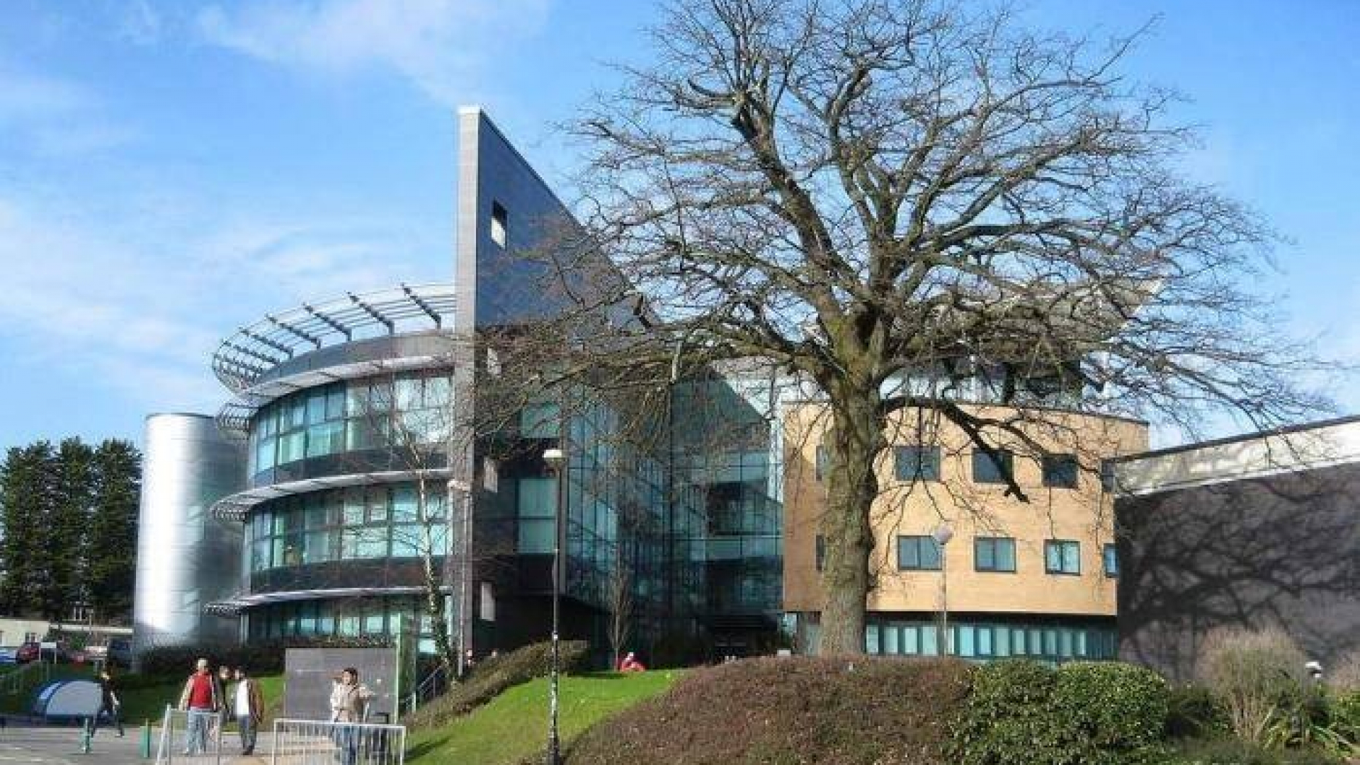 Ayol-qizlar uchun Buyuk Britaniyada tibbiyot sohasida grant asosida magistraturada oʻqish imkoniyati —The Eira Francis Davies Scholarship dasturi