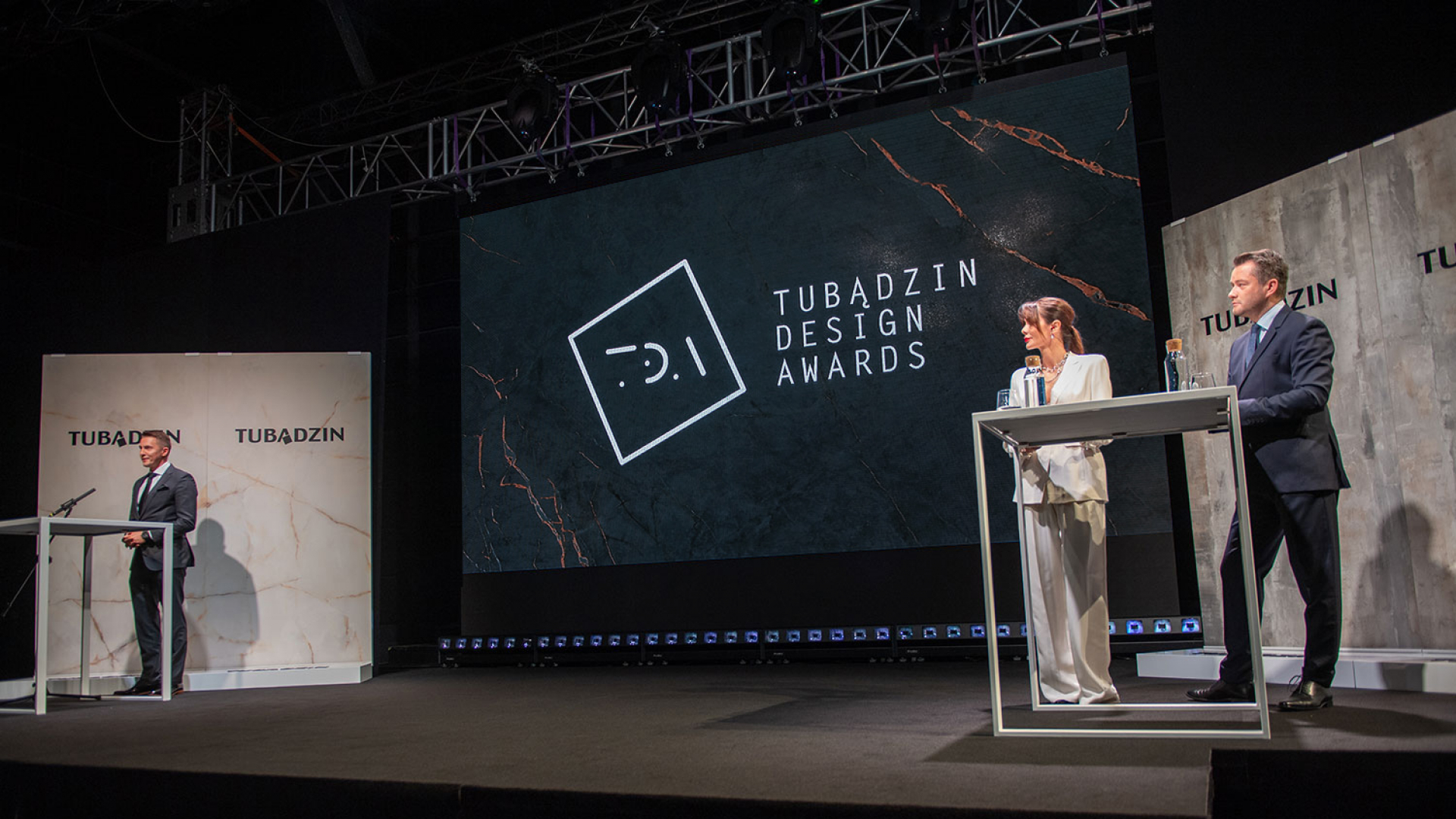 Arxitektor va interyer dizaynerlar uchun xalqaro loyihalar tanlovi — TUBĄDZIN DESIGN AWARDS. 2000 yevrogacha boʻlgan mukofot puli hamda xalqaro amaliyot oʻtash imkoniyati