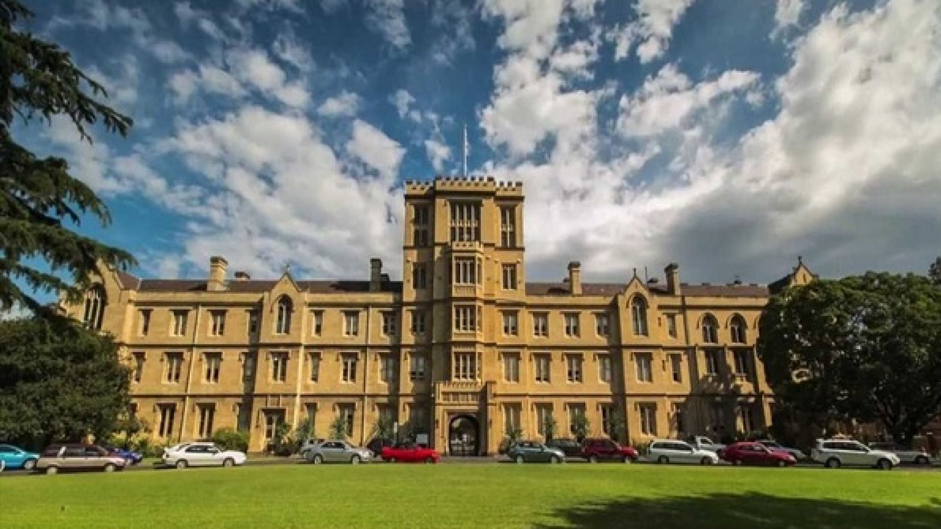 Avstraliyaning Melburn universitetida magistratura va doktorantura bosqichlarida tahsil olish uchun toʻliq moliyalashtiriladigan Graduate Research Scholarships grant dasturi