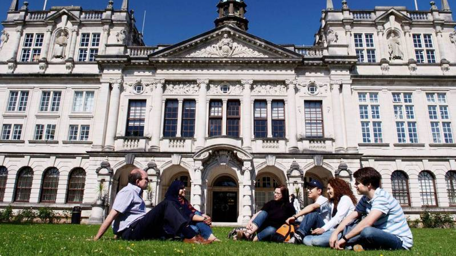 Dunyo reytingida 189-oʻrinda turuvchi Buyuk Britaniya universitetida magistratura bosqichini oʻqish uchun Jameel Scholarship dasturi