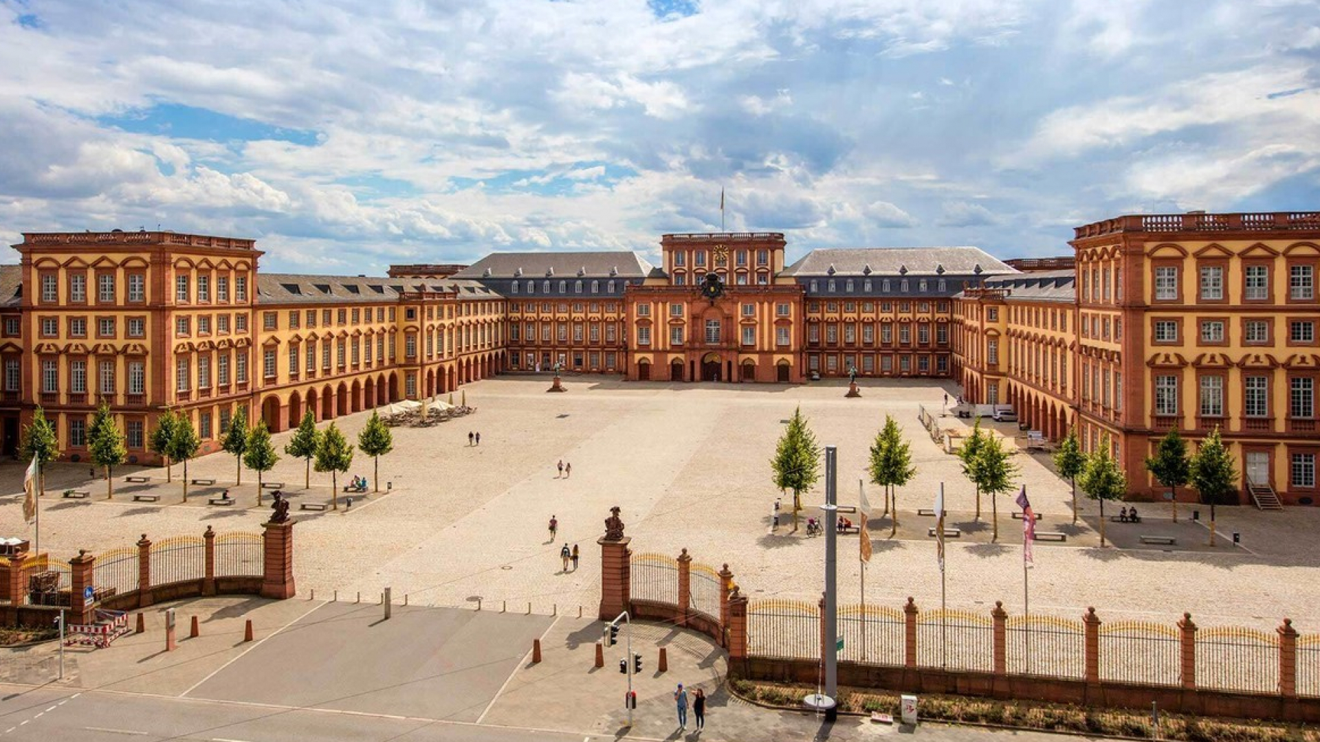 Germaniyaning Mannheim universiteti tomonidan magistratura va bakalavr bosqichida tahsil olish uchun Deutschland Scholarship stipendiyasi 