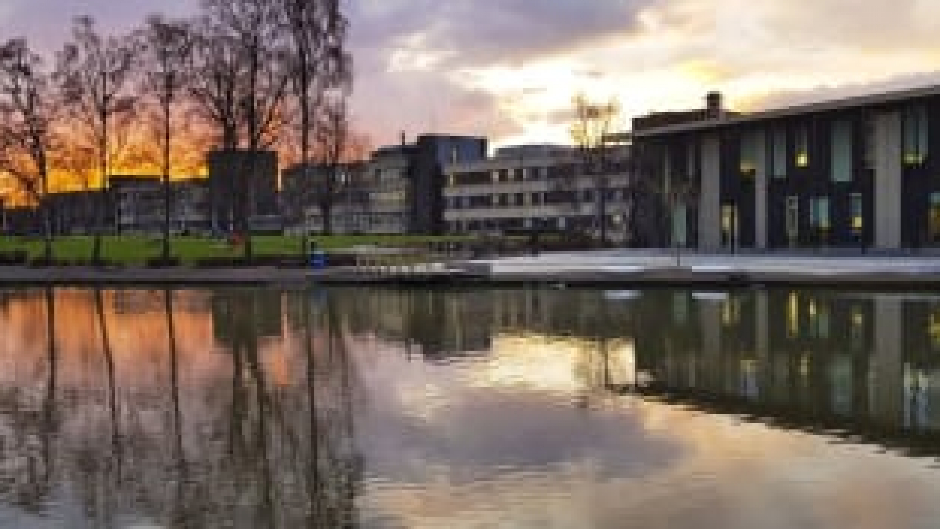 Ijtimoiy fanlar doirasida PhD darajasida o'qish imkoniyati — School of Social Sciences PhD Studentship. Yillik stipendiya miqdori — £16,062