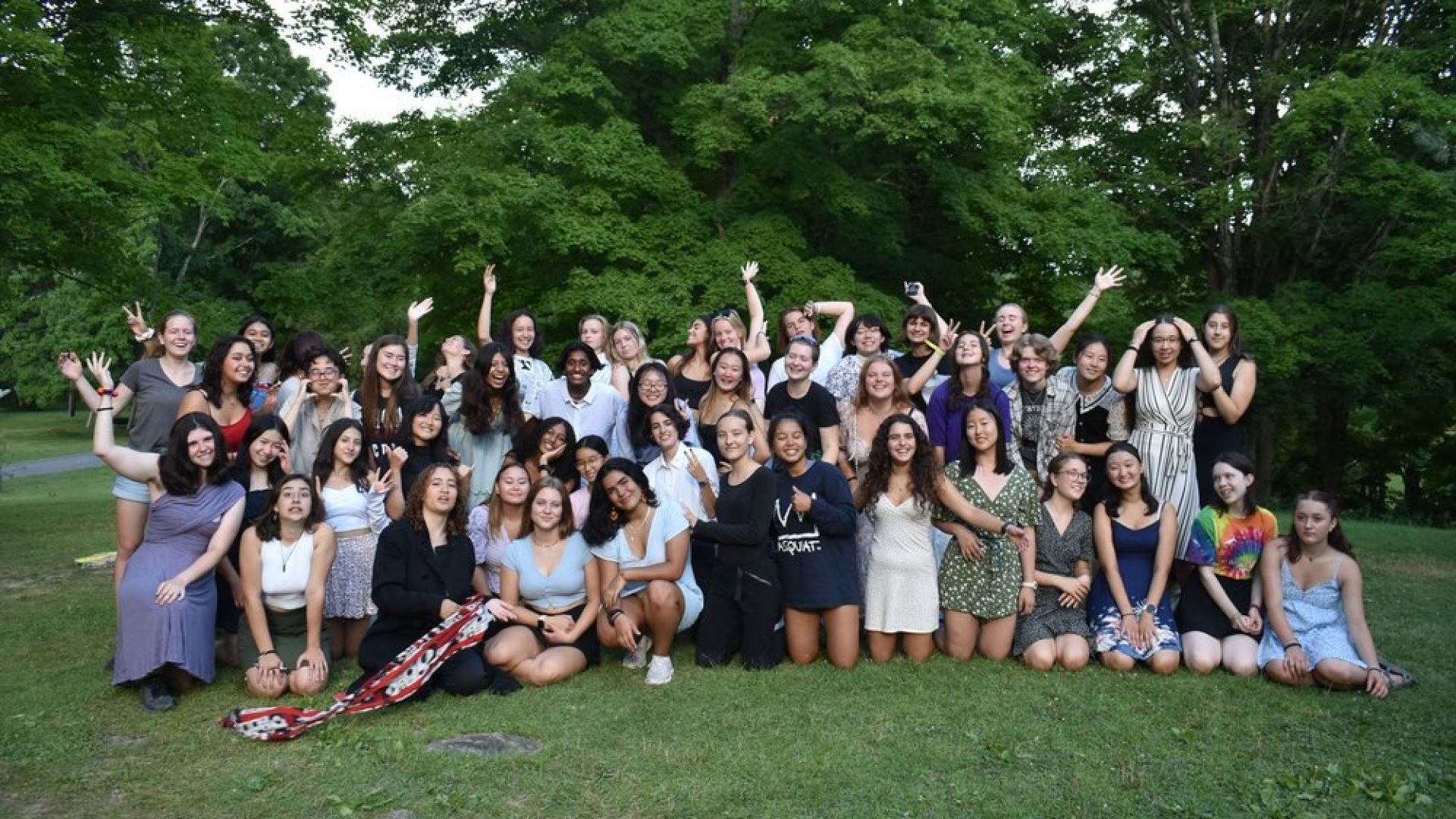 Camp Rising Sun — dunyo boʻylab 15-16 yoshdagi bolalar uchun AQShning Nyu York shahrida xarajatlari to’liq qoplanadigan yozgi oromgoh
