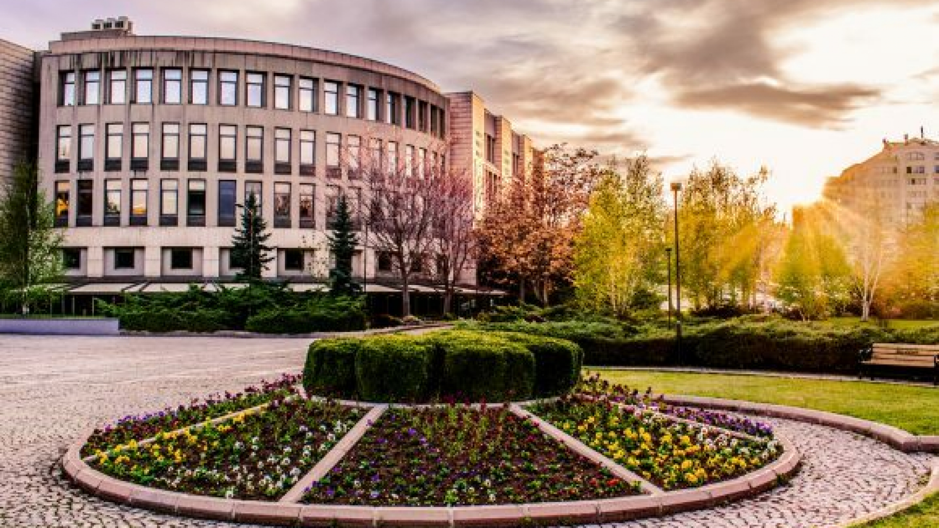 Turkiyaning Bilkent universitetida bakalavr bosqichini istalgan soha boʻyicha oʻqish uchun 100% gacha grantlar