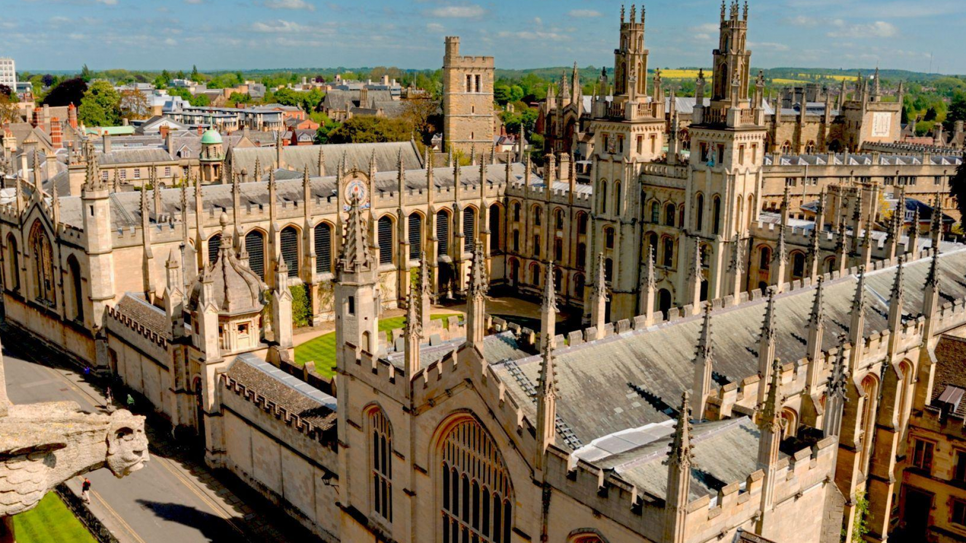 Tibbiyot yo'nalishida Buyuk Britaniyaning Edinburg universitetida magistratura bosqichini onlayn oʻqish uchun toʻliq grant!