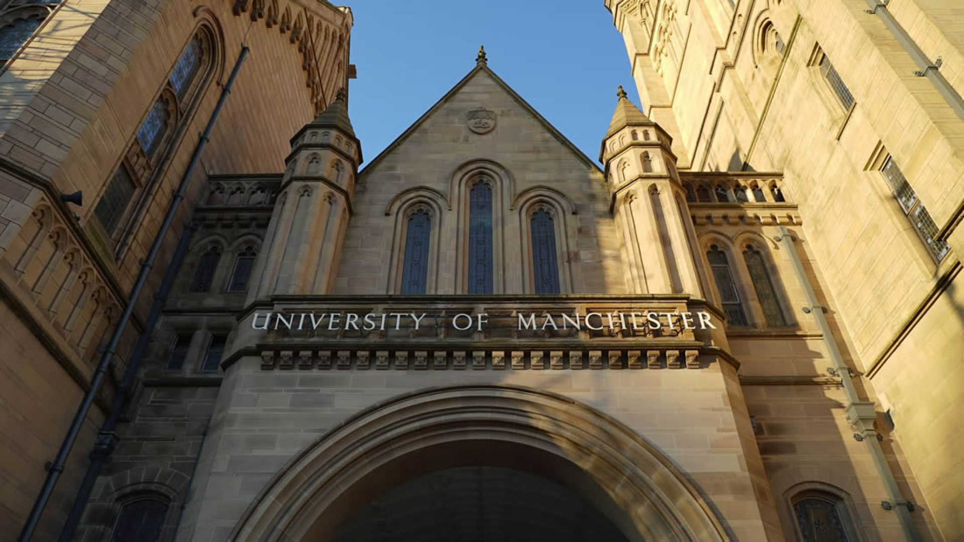 Angliyaning nufuzli Manchester universitetida magistratura bosqichini oʻqish uchun toʻliq grantlar